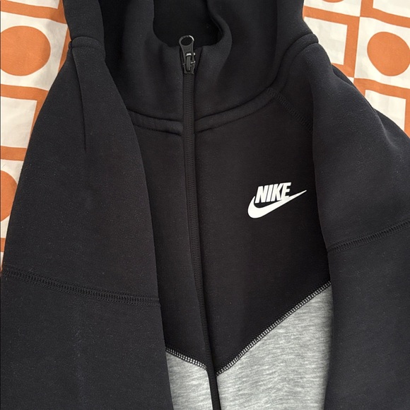 Nike Kids Black and Gray Nike tech - Picture 8 of 11